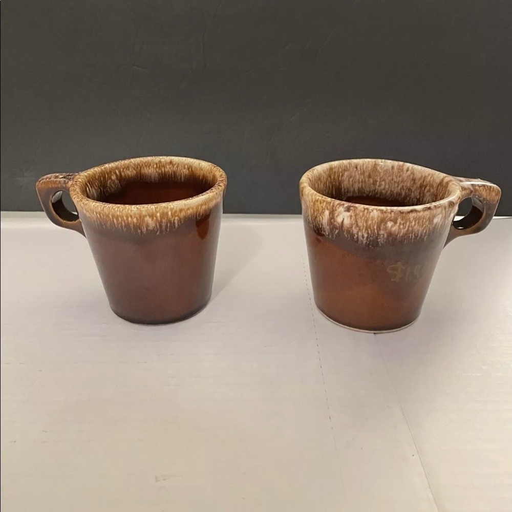 2 VINTAGE Hull Pottery Drip Glaze Coffee Tea Mugs Cups Brown Oven Proof USA F3